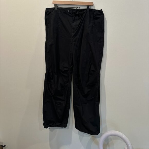 Pants - Black loose casual pants - tie waist - Size L